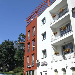 Papillon 3*, Budapest Ungern